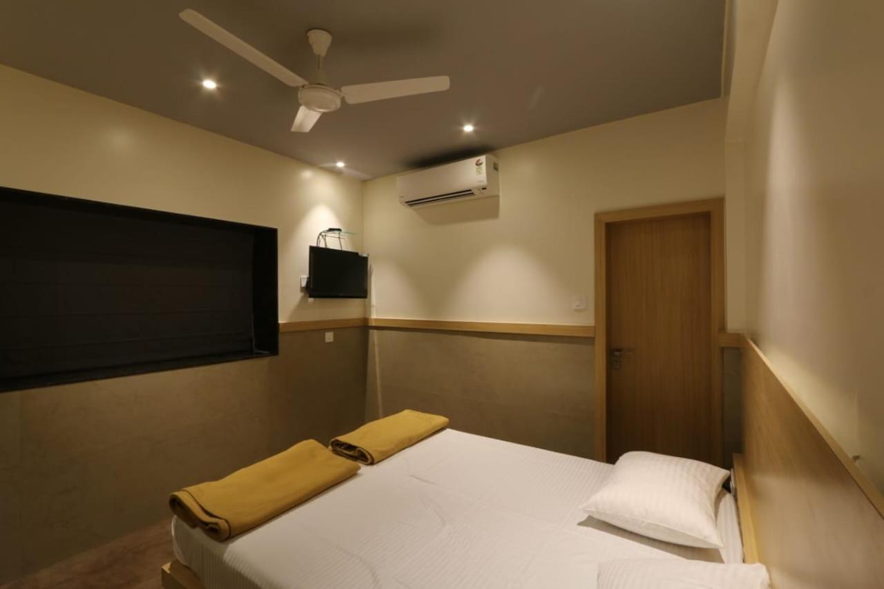 Avenue 10 Boutique Hotel Pune Eksteriør billede