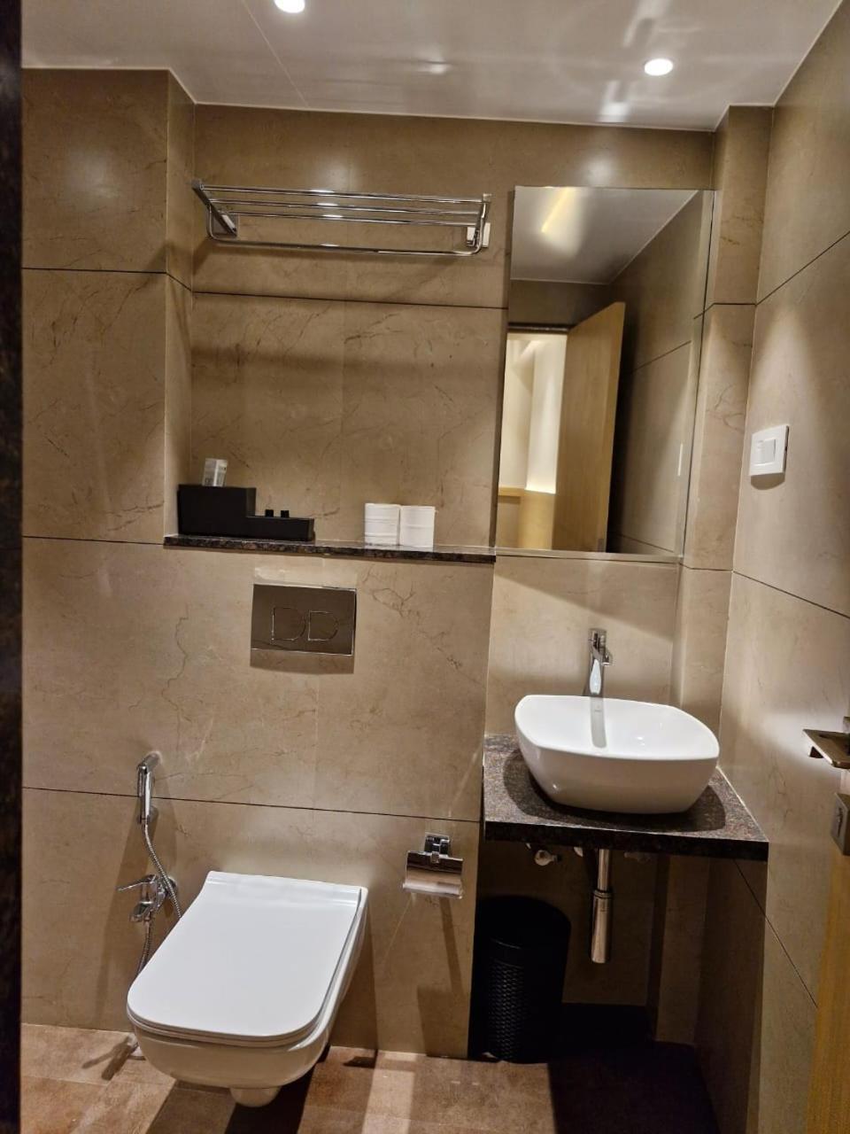 Avenue 10 Boutique Hotel Pune Eksteriør billede
